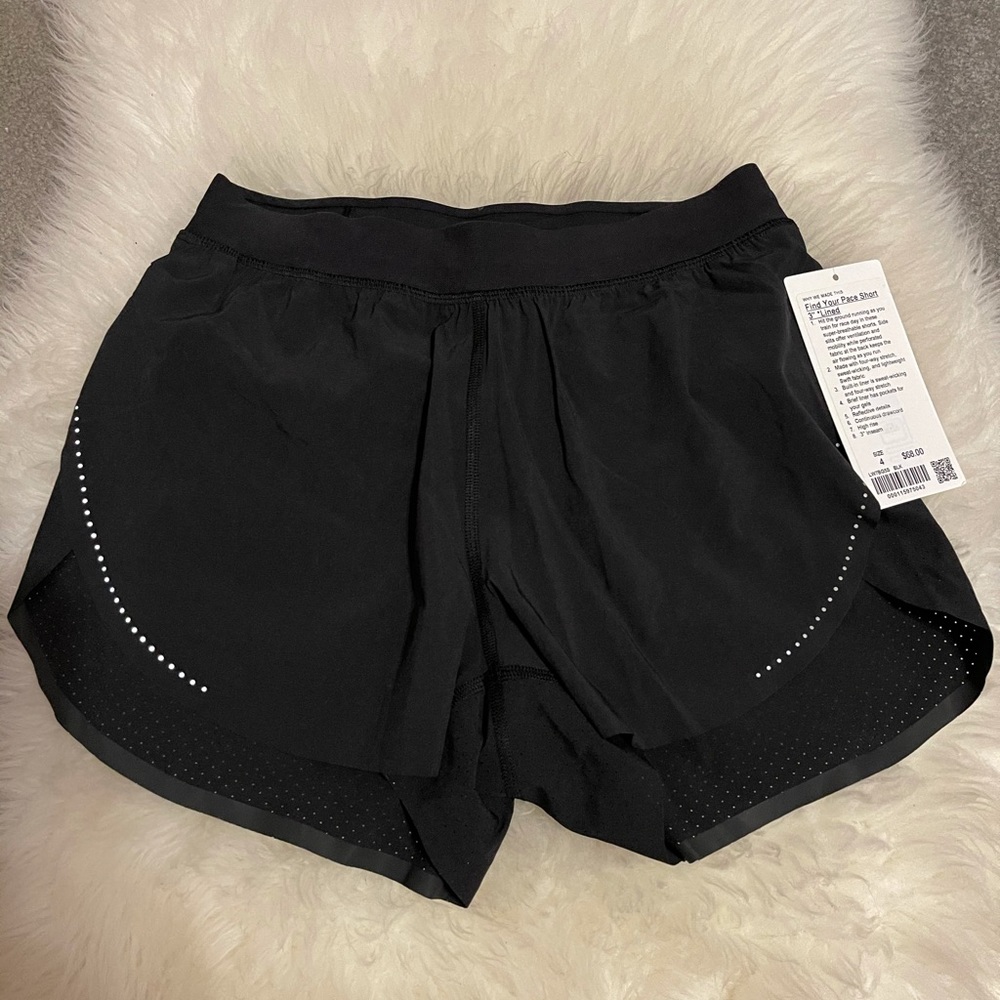Lululemon Find Your Pace Short Size 4